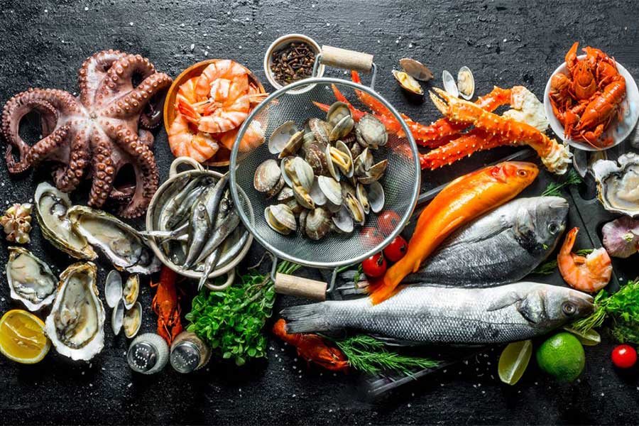 Nên kiêng ăn hải sản sau khi xăm để tránh gây dị ứng, ngứa ngáy và nhiễm trùng vết xăm