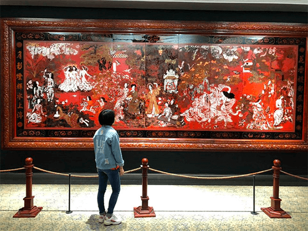 Bức tranh sơn mài “Vườn xuân Trung Nam Bắc” của danh họa Nguyễn Gia Trí trở thành bảo vật quốc gia (Nguồn: VnExpress)